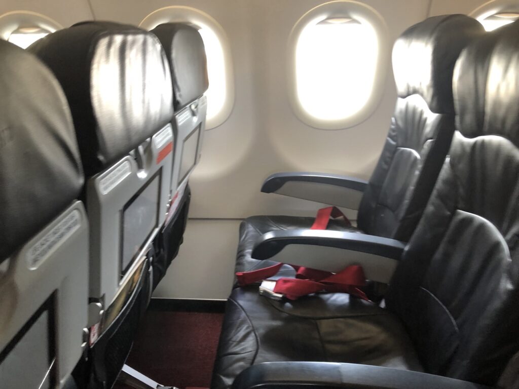 エアアジア（Airasia）機内の様子3