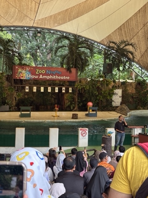 マレーシアのネガラ動物園のショー